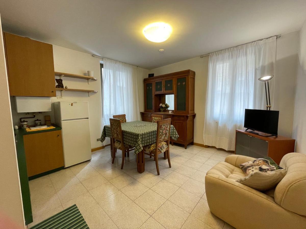 Cozy Apartment With Private Parking On Domaso'S Lakeside - Larihome A09 מראה חיצוני תמונה
